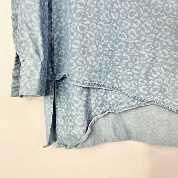 Soft Surroundings Light Blue Leopard Timeless Crossover Long Sleeve Tunic Top S - Picture 4 of 4